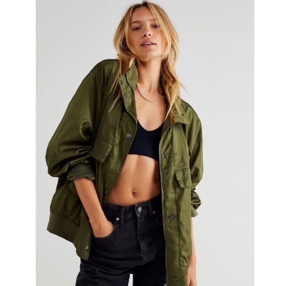 Free People We The Free Here Right Now Green Bomber Jacket, size Large - Picture 1 of 13
